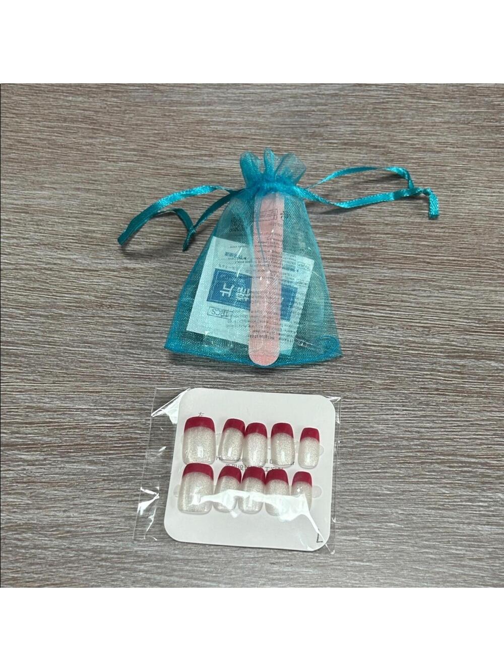 Elegant Red and White Handmade Nail Set